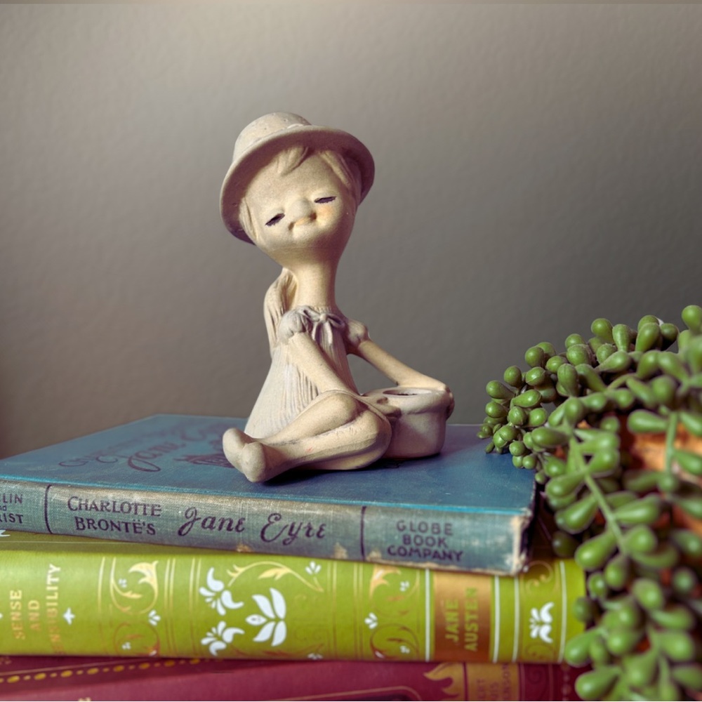 VINTAGE 1960s UCTCI Flower Girl Figurine